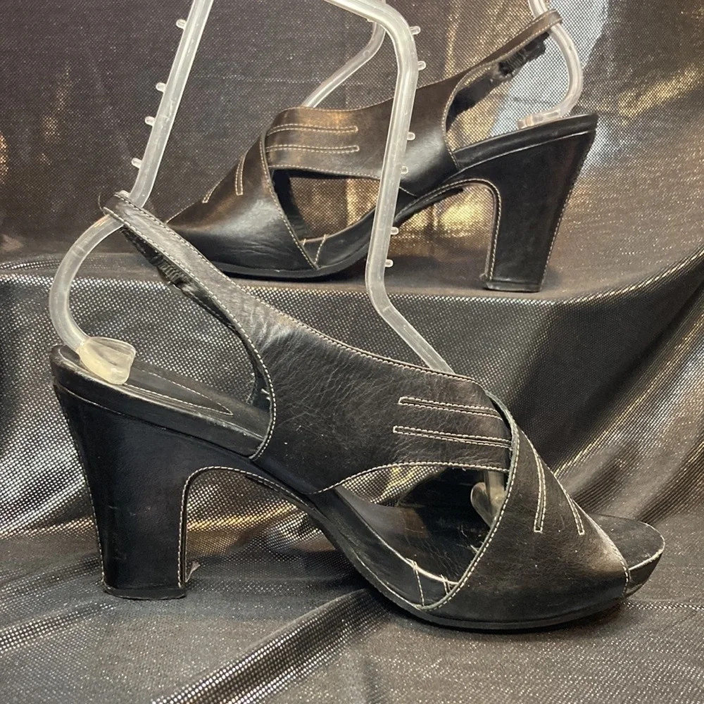 Clarks Artisan black size 10 heels. Leather is soft and supple.  Fc‎ 2